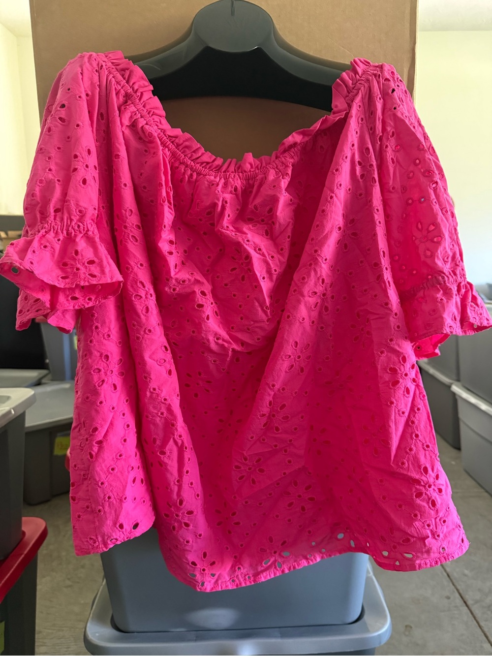 Pink Eyelet Off-Shoulder Women's Top p12